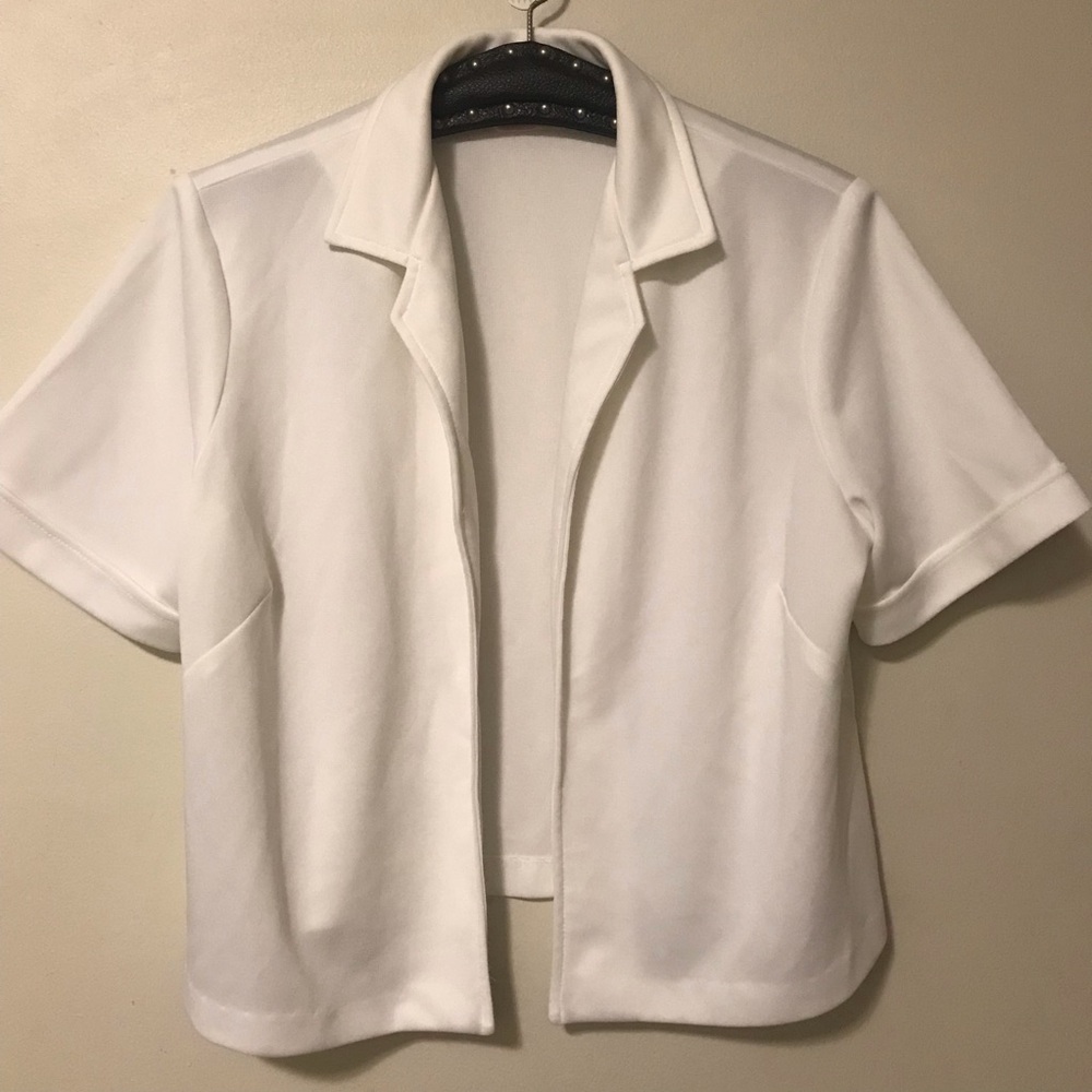 White Short Sleeve Open Front Jacket/Top